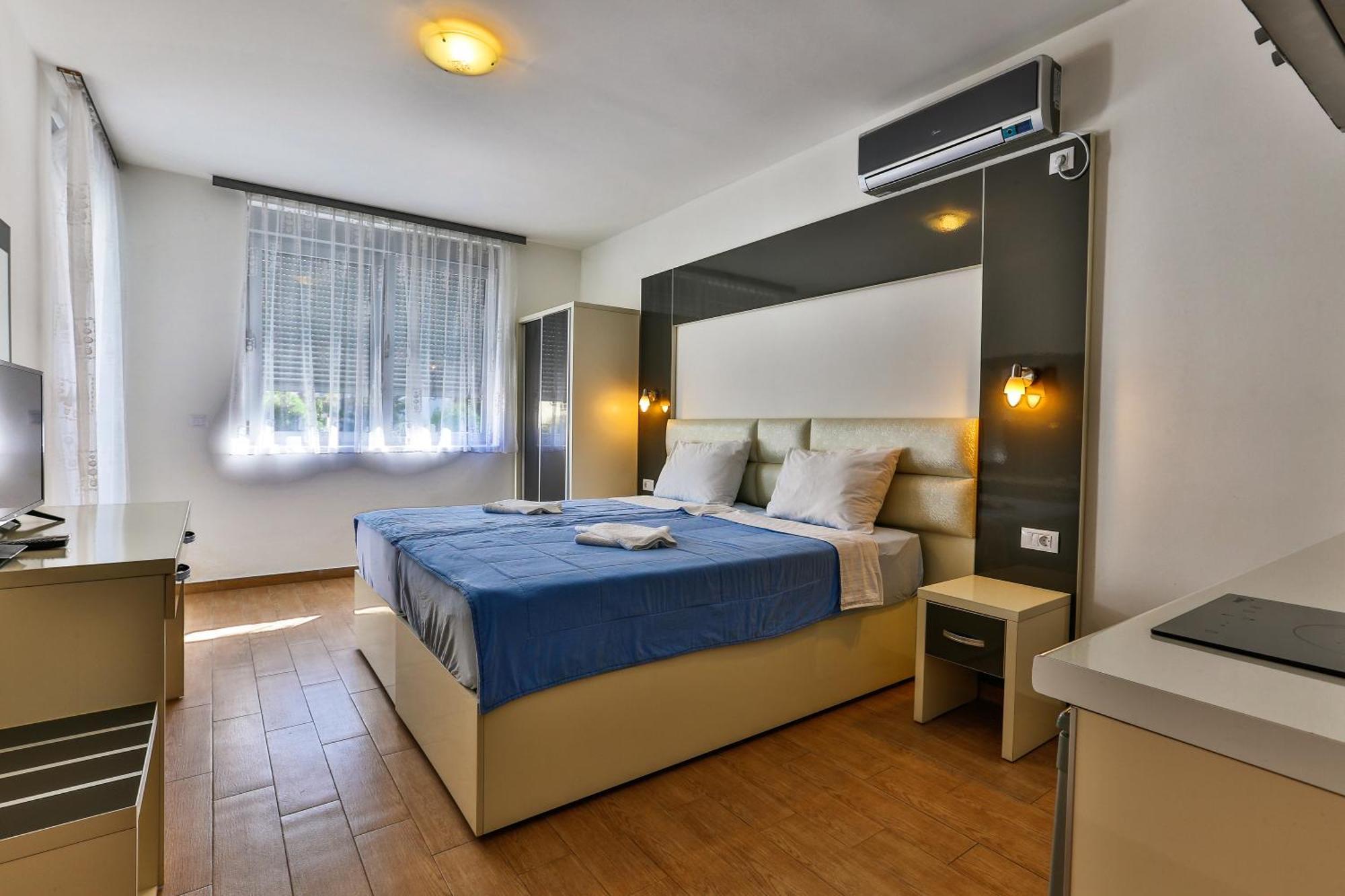 Villa Dvor Kornic Budva Szoba fotó